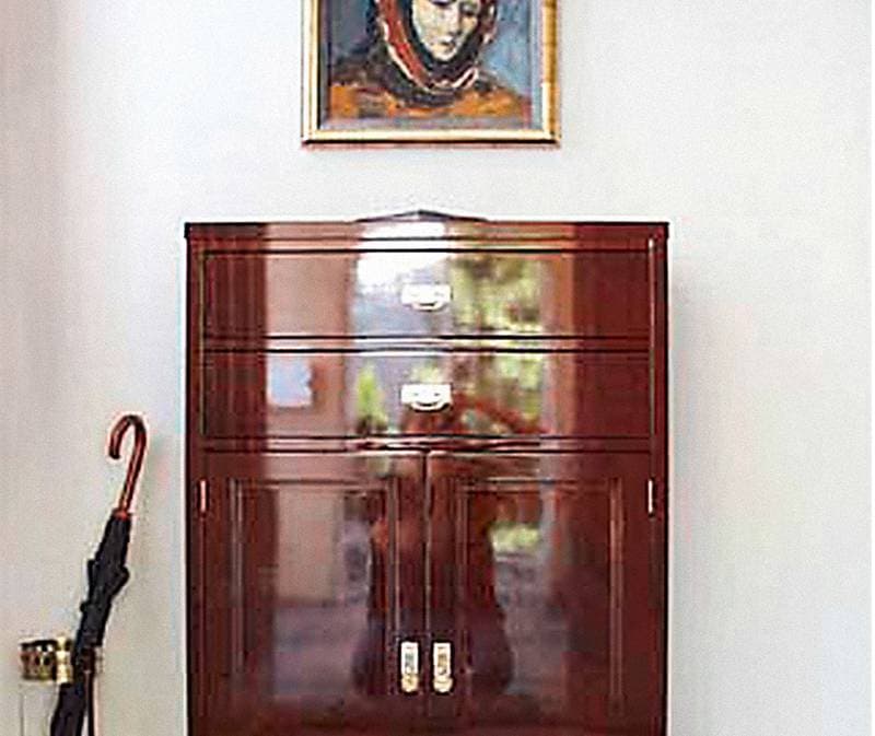 Beispielbild für Möbelbau & Maßanfertigung: Highboard.jpg