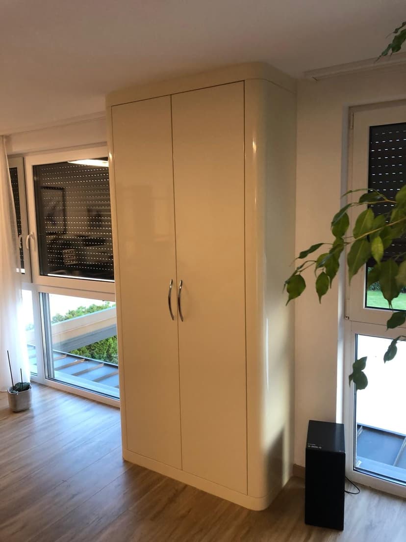 Kleiderschrank Creme – Holzwerkstätte Gollner