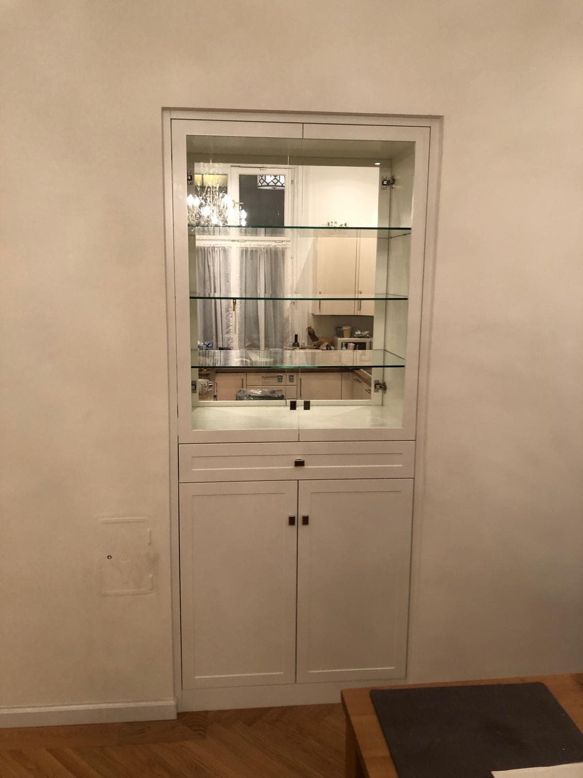 Vitrine Einbau – Möbelbau & Maßanfertigung